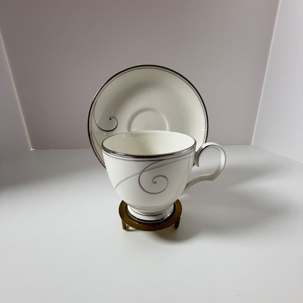 Noritake Platinum Wave Tea Cup Saucer Set 9317L Fine Porcelain Silver‎ Swirl